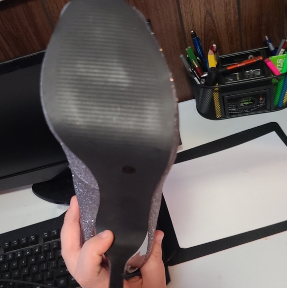 Worthington heels - Picture 3 of 4